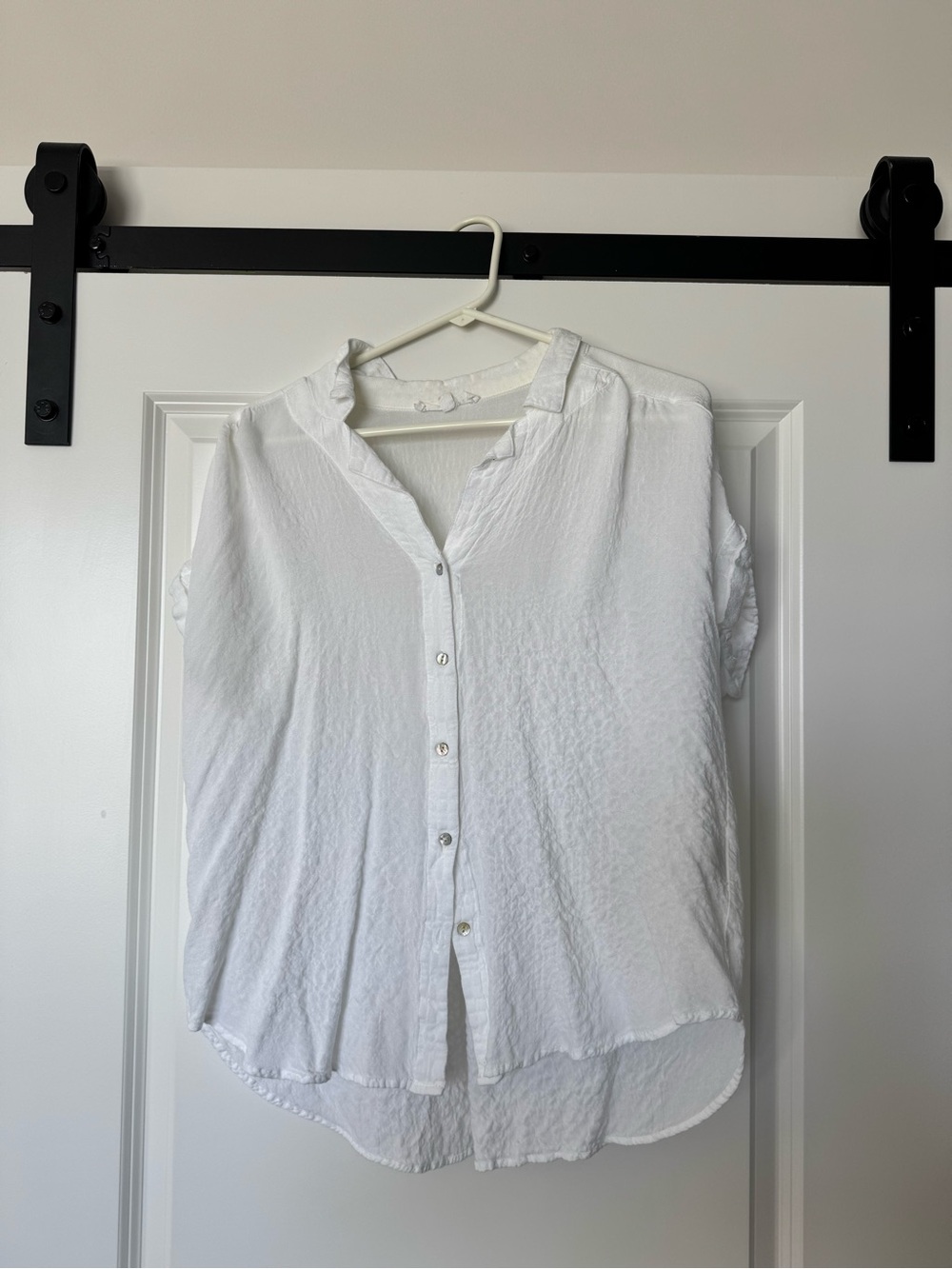 Jane and Delancey White Button-Front Short Sleeve Tunic